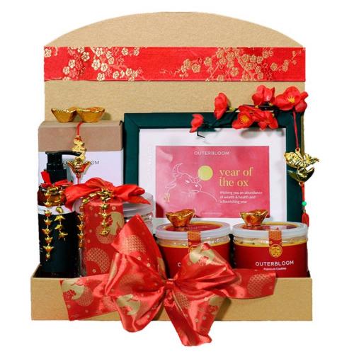 Outerbloom Signature CNY Gold Delight Hampers